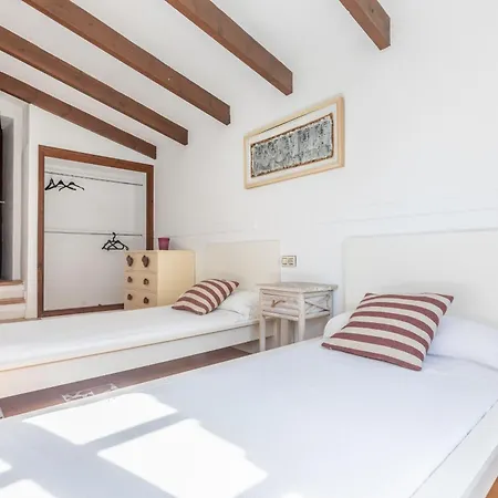 Mireia Holiday home